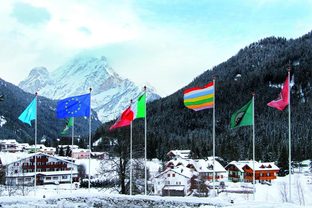 Hotel il Caminetto Sport Canazei Esterno foto